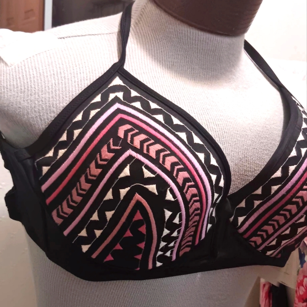 Woman  36D Dream Swim top  new